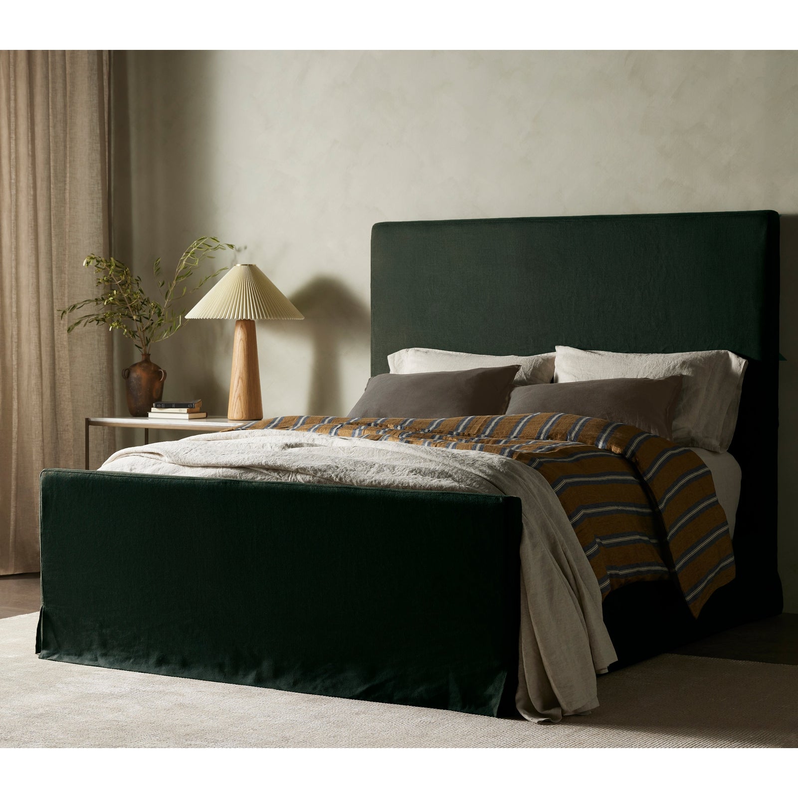 Daphne Slipcover Bed