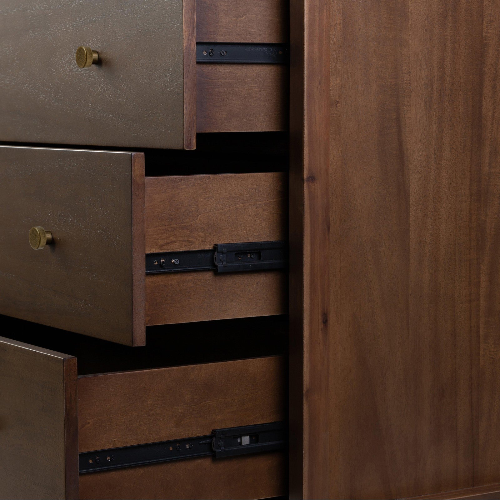 Sullivan 10 Drawer Dresser-Saddle Tan