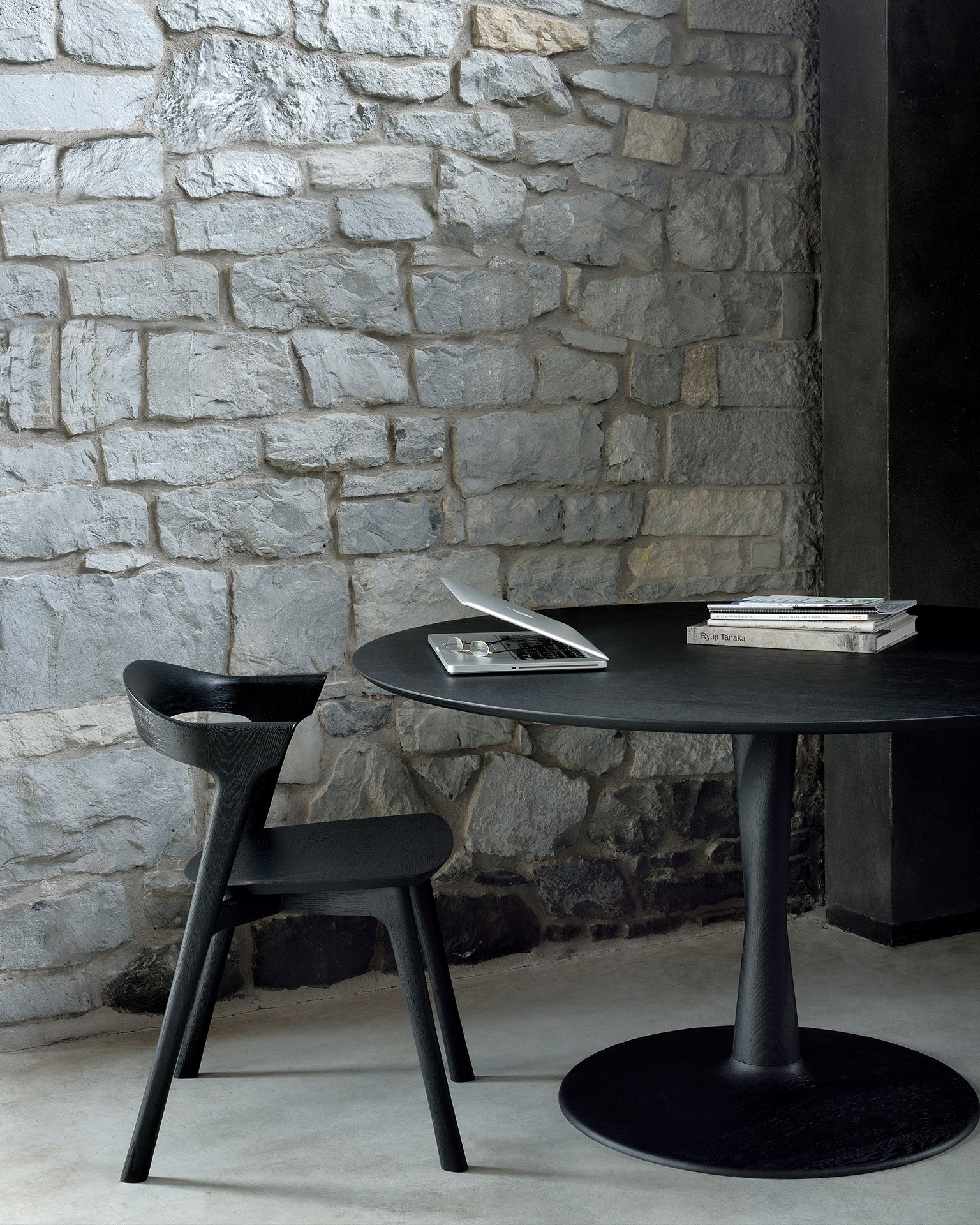 Ethnicraft Torsion Round Dining Table