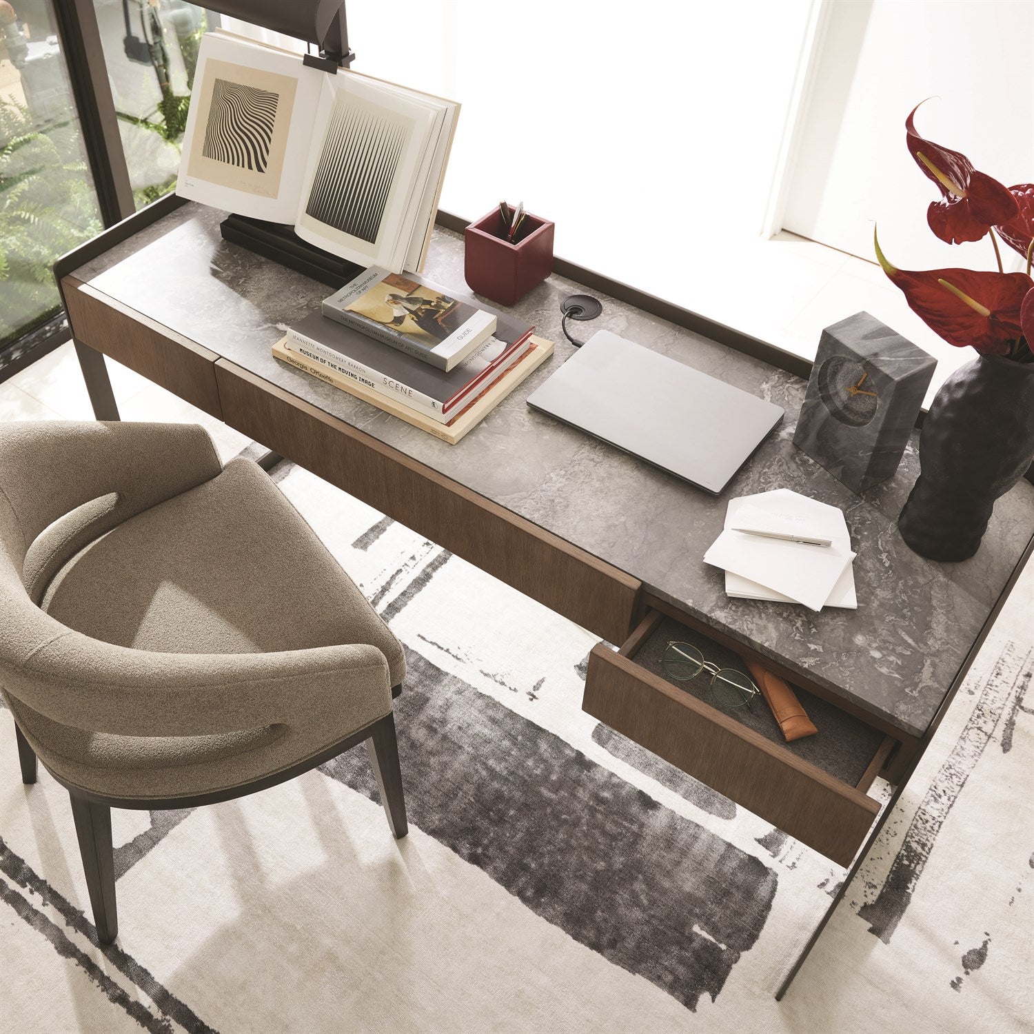 Global Views Element Desk