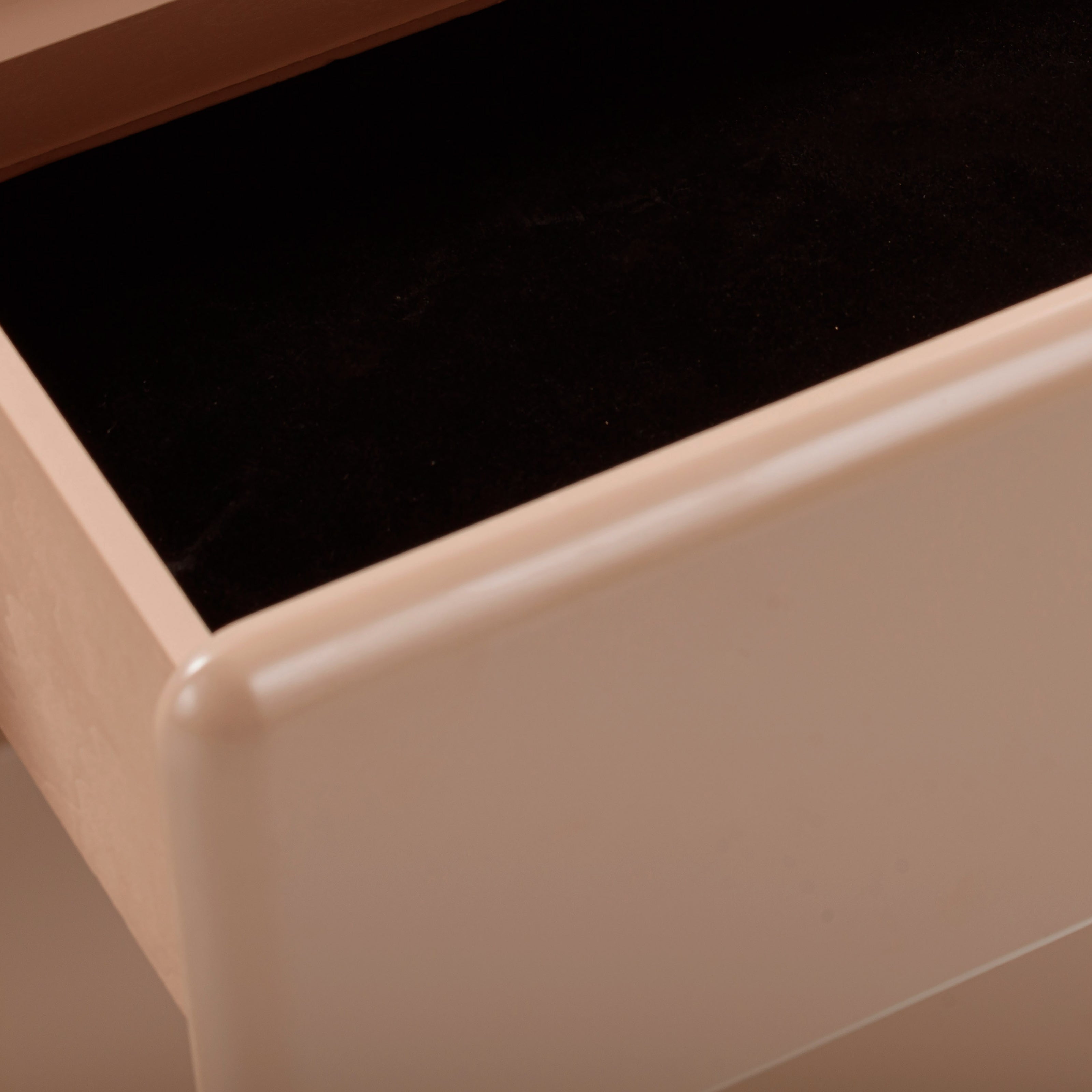 TOV Furniture Tammy 6-Drawer Dresser