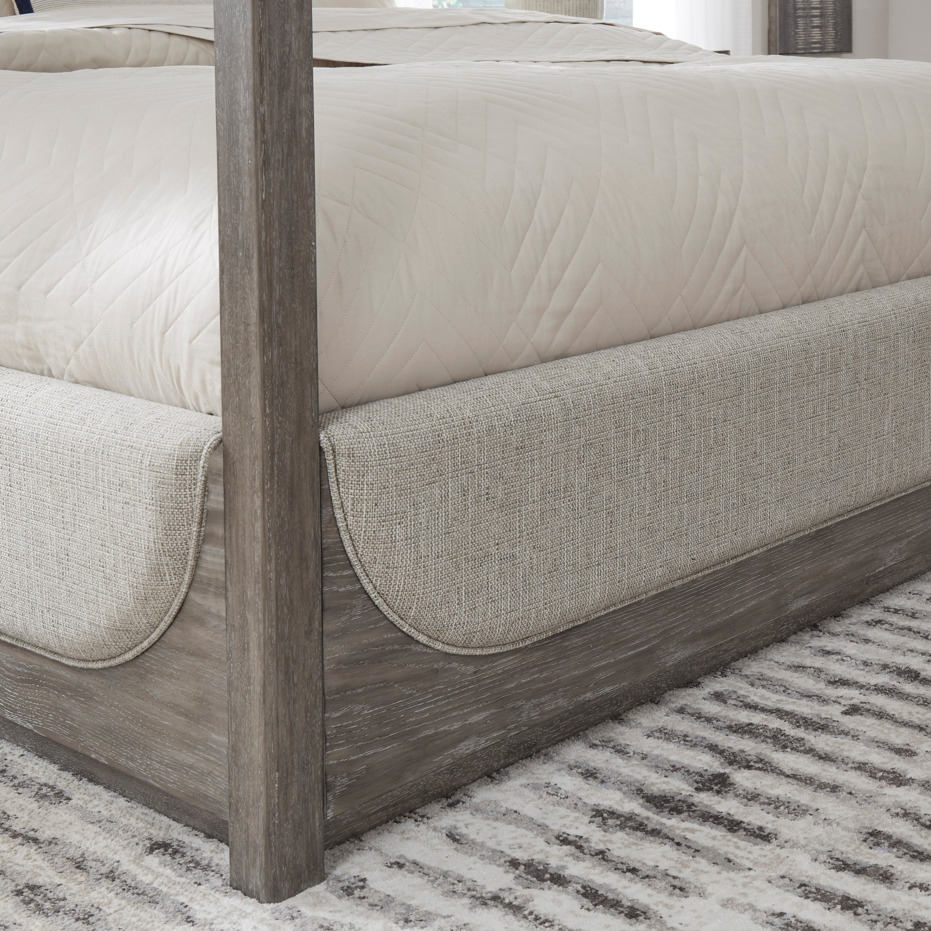 Pulaski Furniture Griffith Canopy Queen Bed