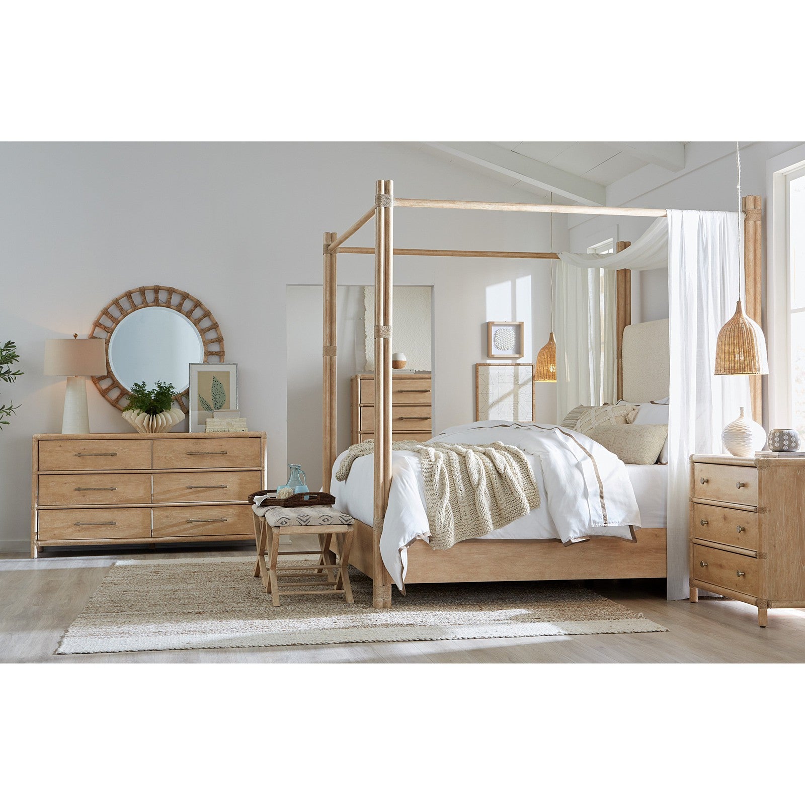 Hooker Furniture Retreat Pole Rattan Upholstered Poster Bed w/Canopy