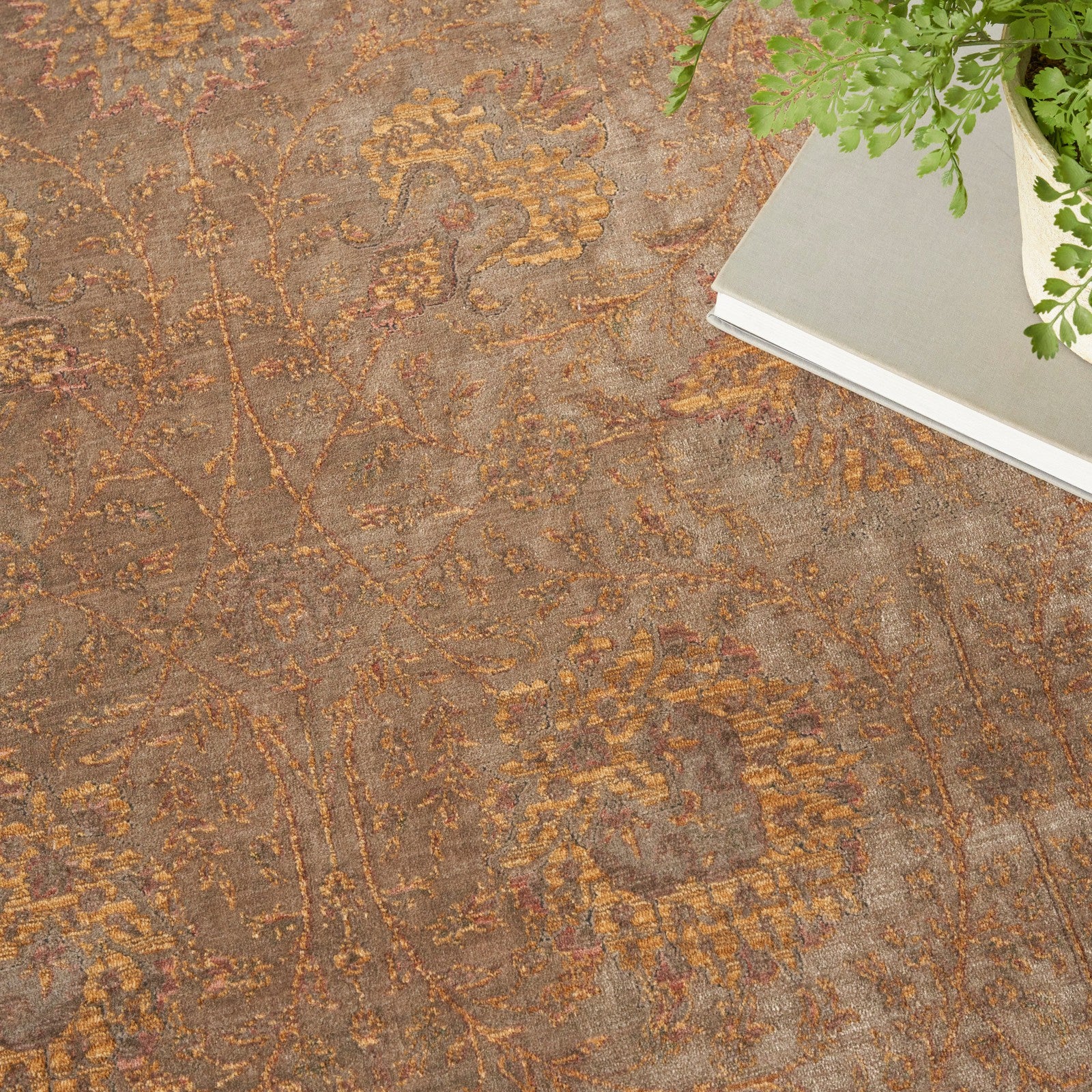 Nourison Luxurious LRS02 Vintage Indoor Rug