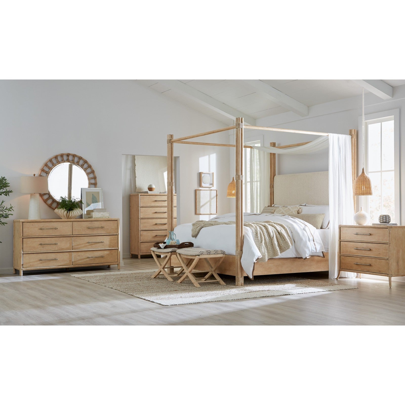 Hooker Furniture Retreat Pole Rattan Upholstered Poster Bed w/Canopy