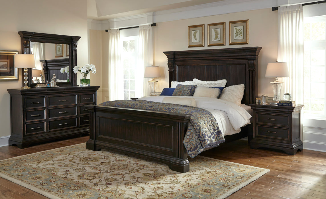 Pulaski Furniture Caldwell Traditional King Bed