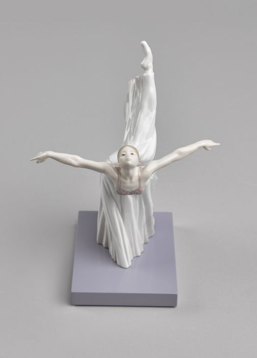 LLADRÓ Giselle Arabesque Ballet Figurine. Porcelain Figure Figure