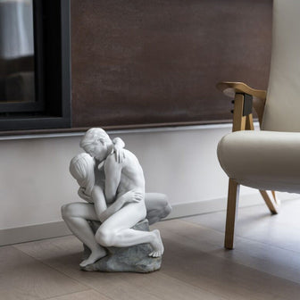 Lladro Passionate Kiss Couple Sculpture