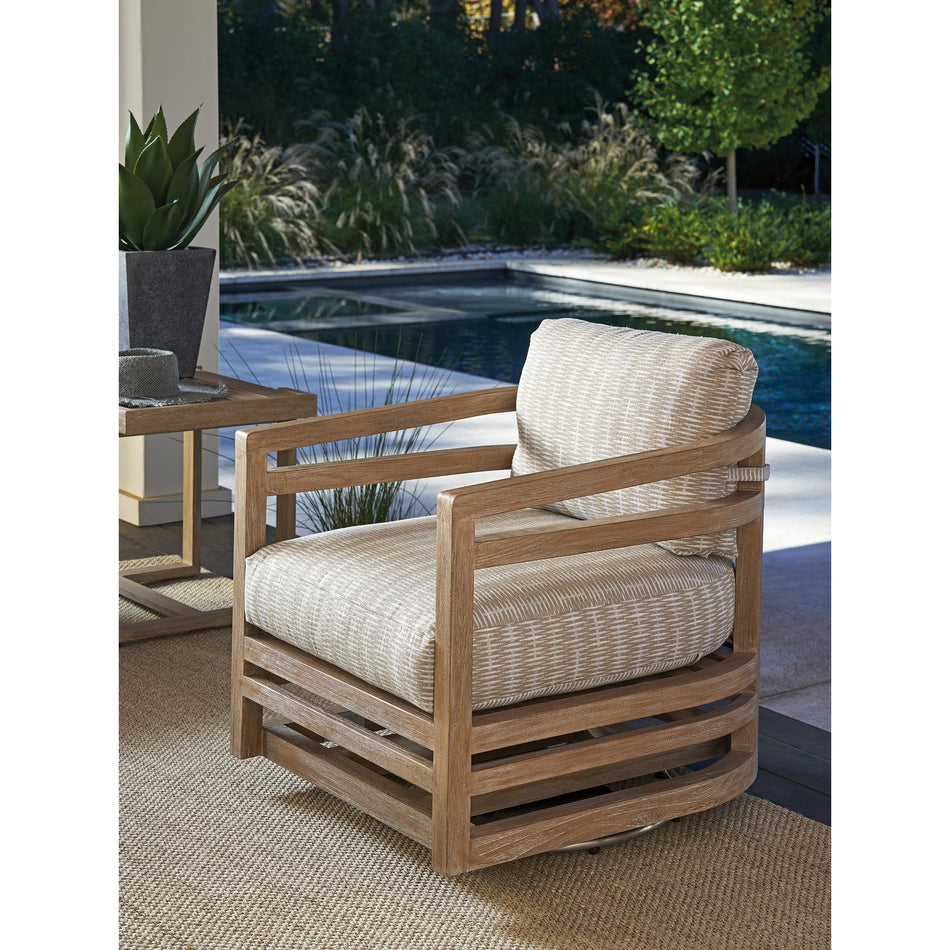 Tommy Bahama Outdoor Stillwater Cove Swivel Lounge Chair