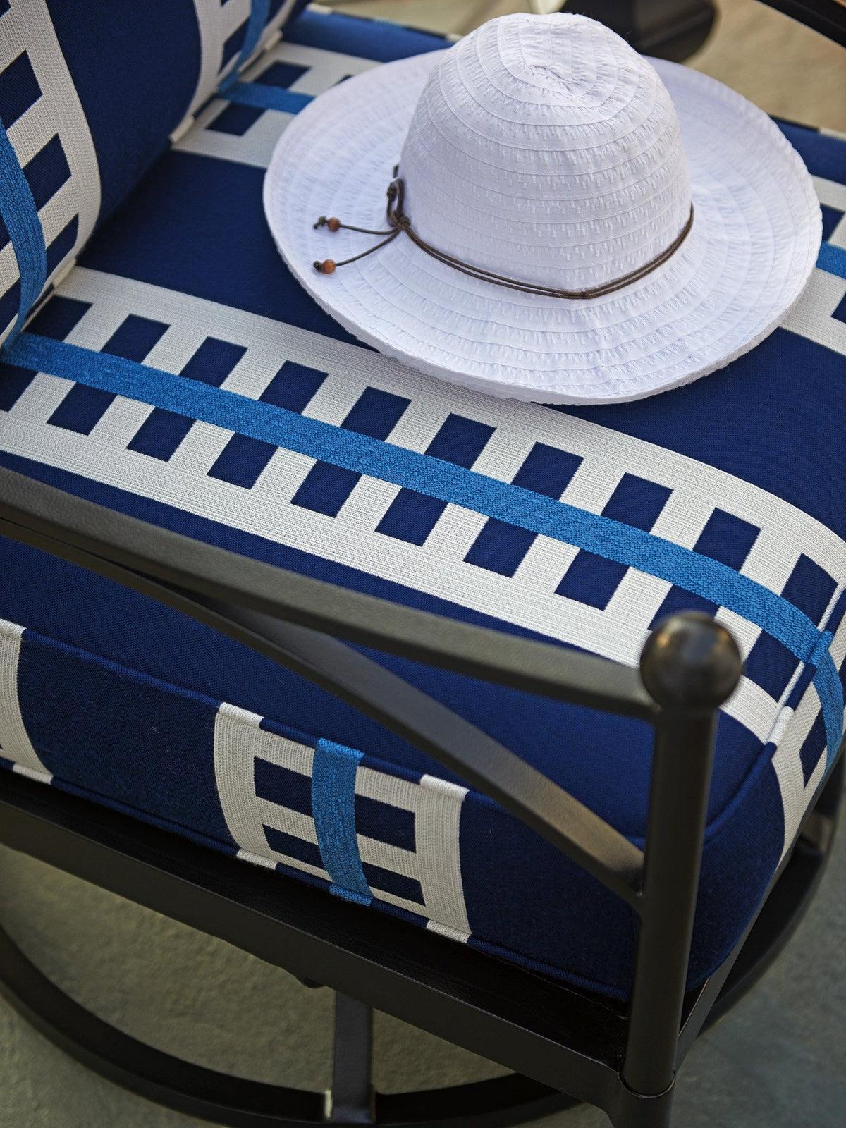 Tommy Bahama Outdoor Pavlova Swivel Lounge Chair