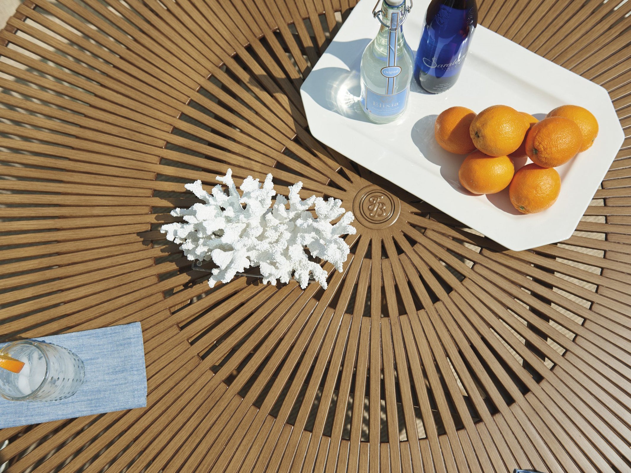 Tommy Bahama Outdoor St Tropez Round Dining Table