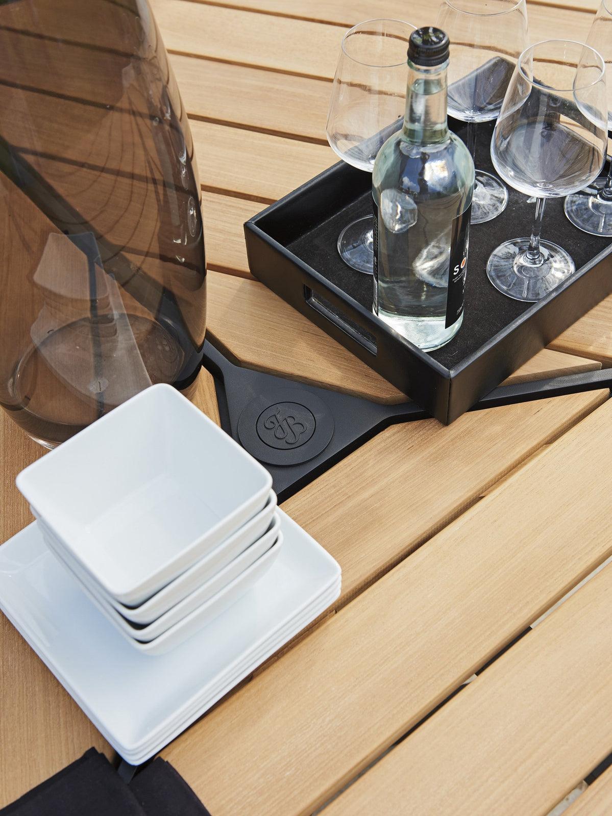 Tommy Bahama Outdoor South Beach Round Dining Table
