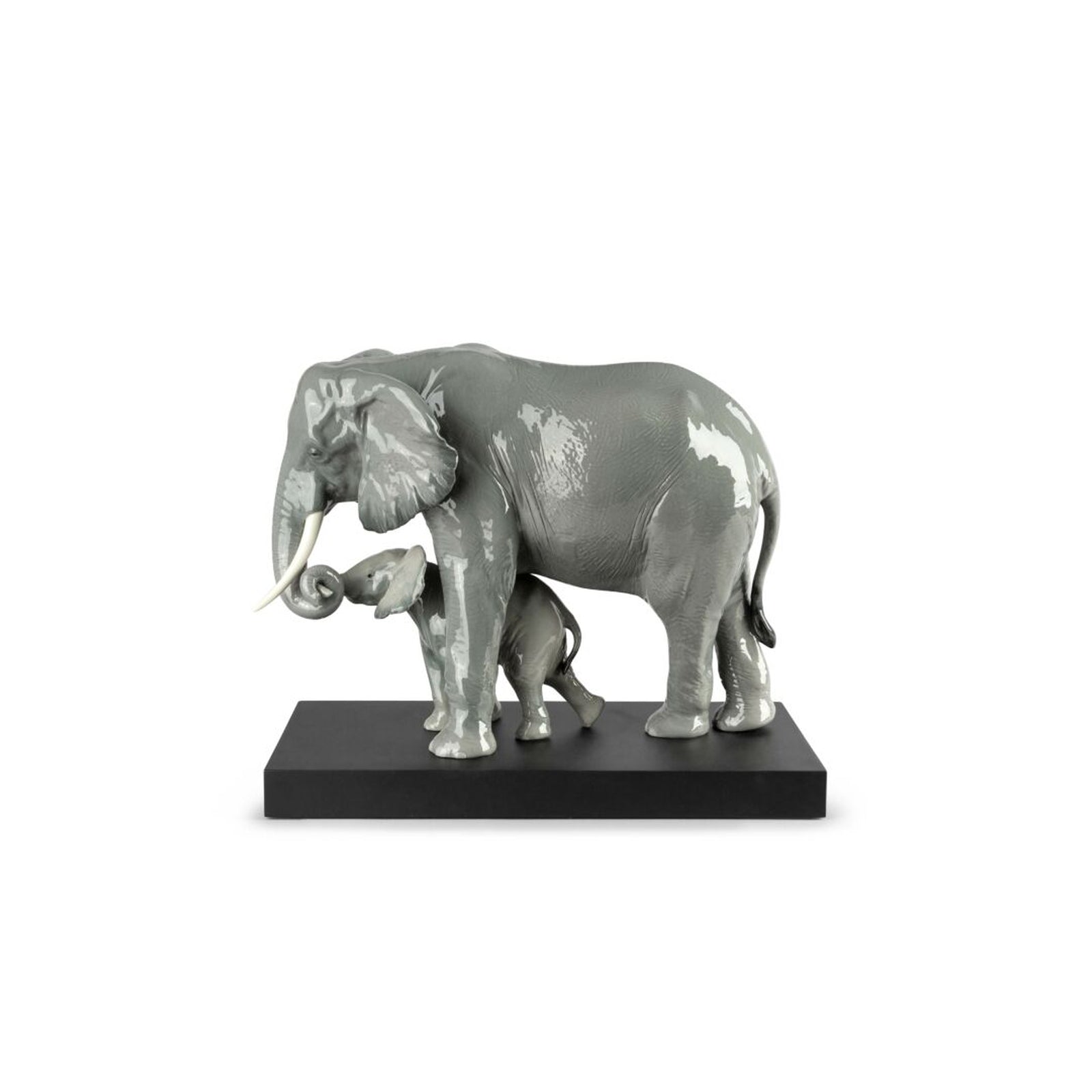 Lladro Leading The Way Elephants Sculpture