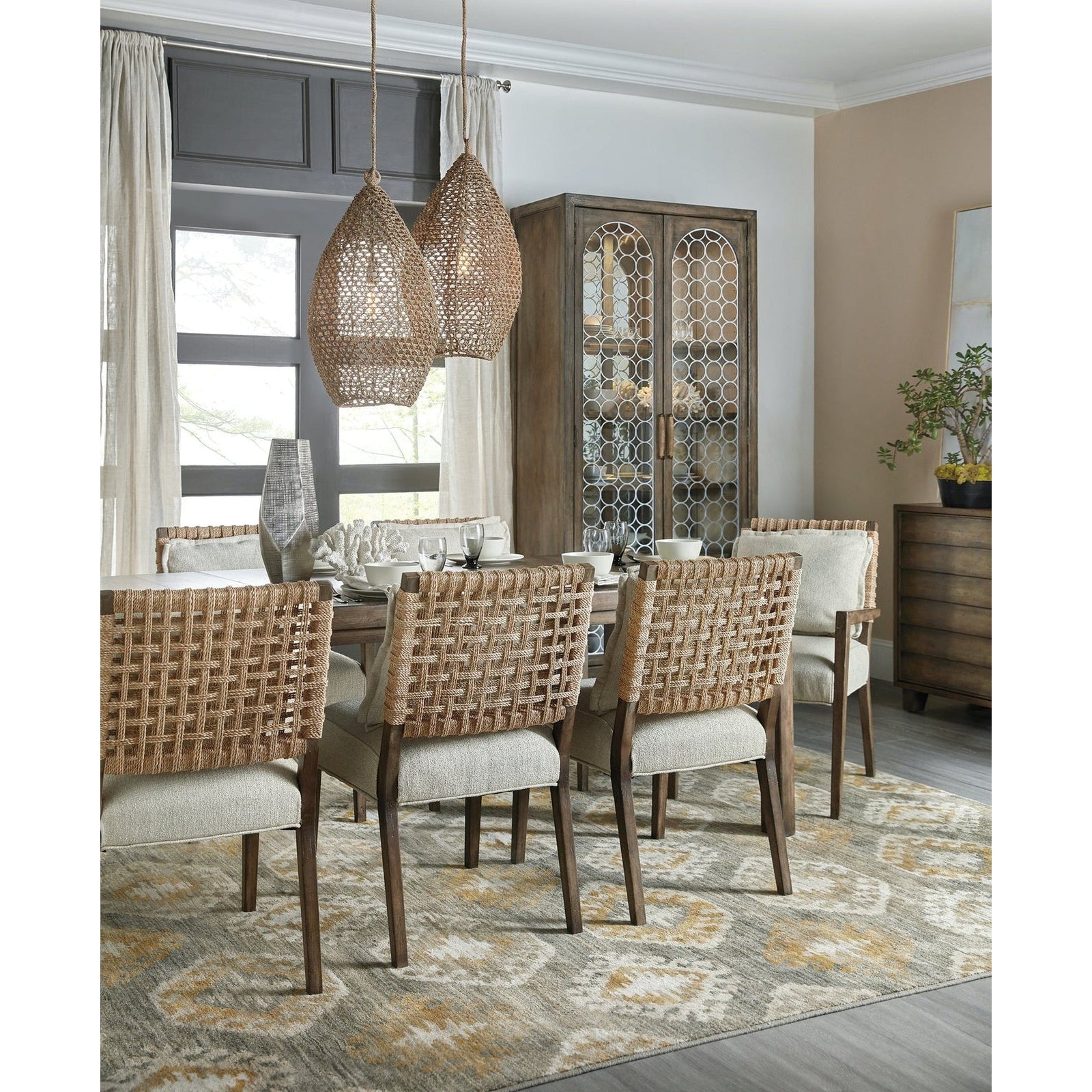 Hooker Furniture Sundance Rectangle Dining Table w/1-18in leaf