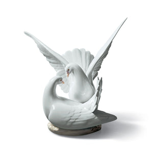 Lladro Love Nest Doves Figurine