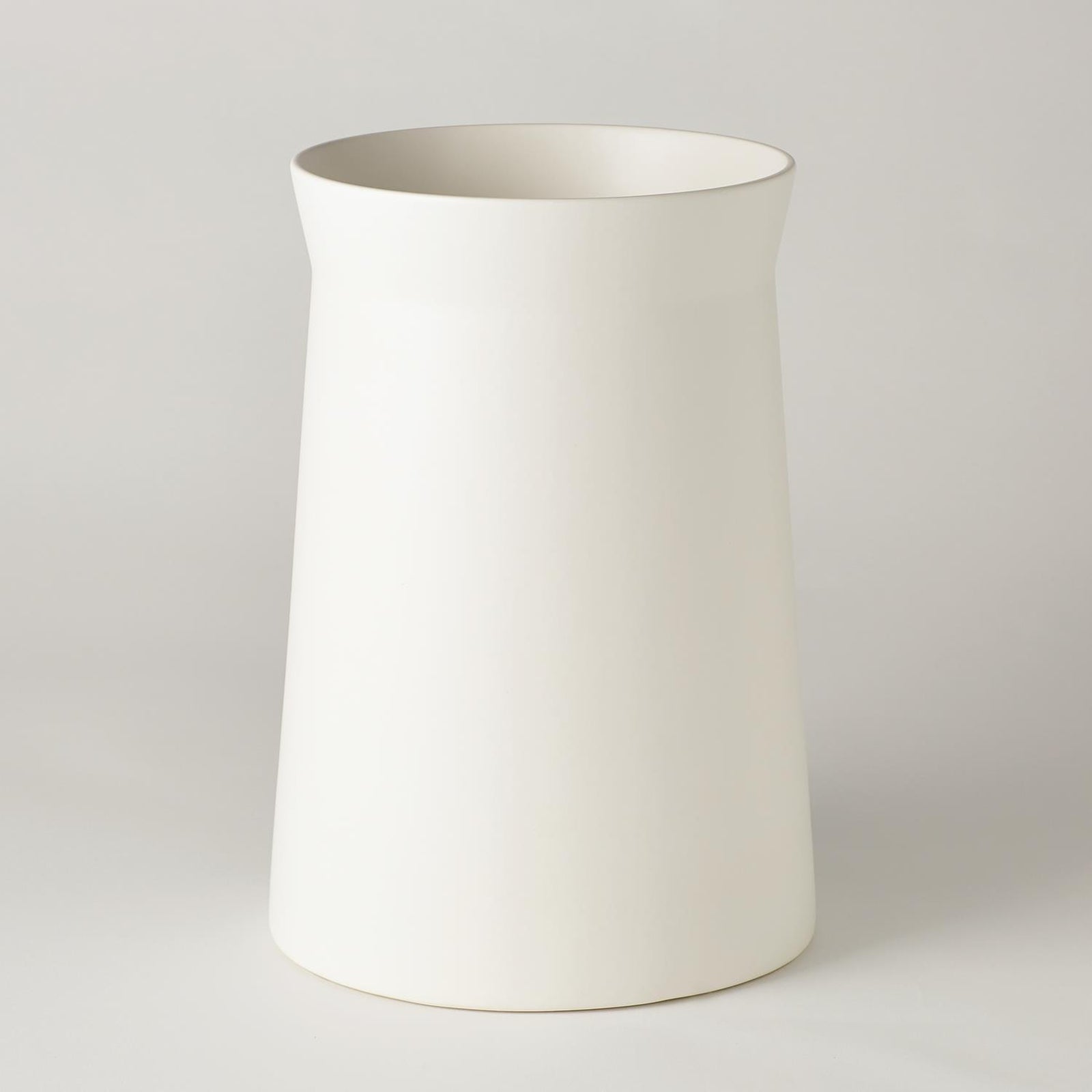 Global Views Soft Curve Vase