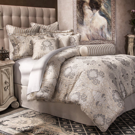 Michael Amini Sycamore Comforter Set Silver