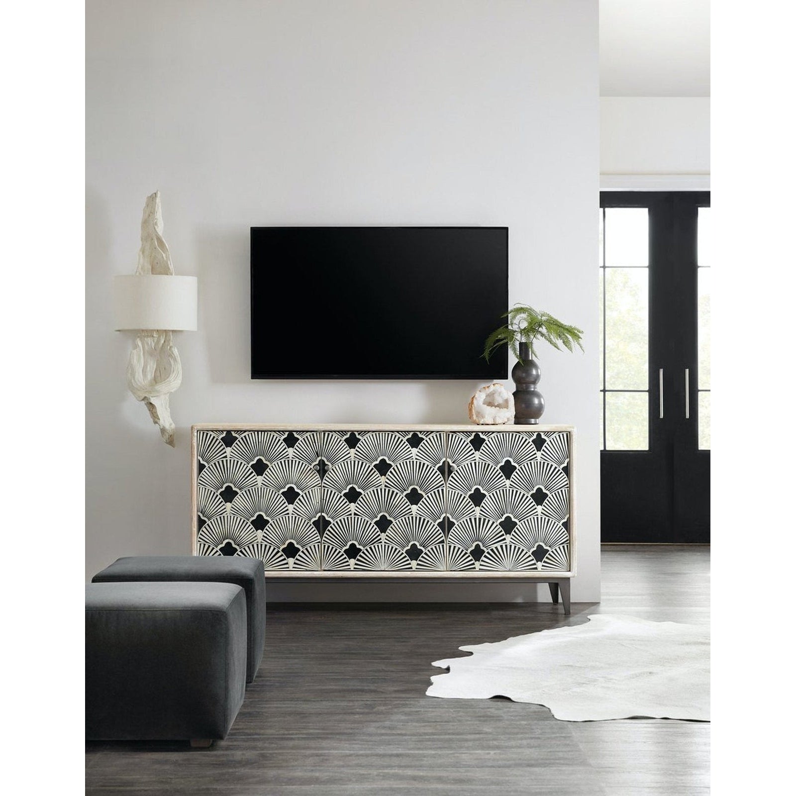 Hooker Furniture 6001-55 Entertainment Console