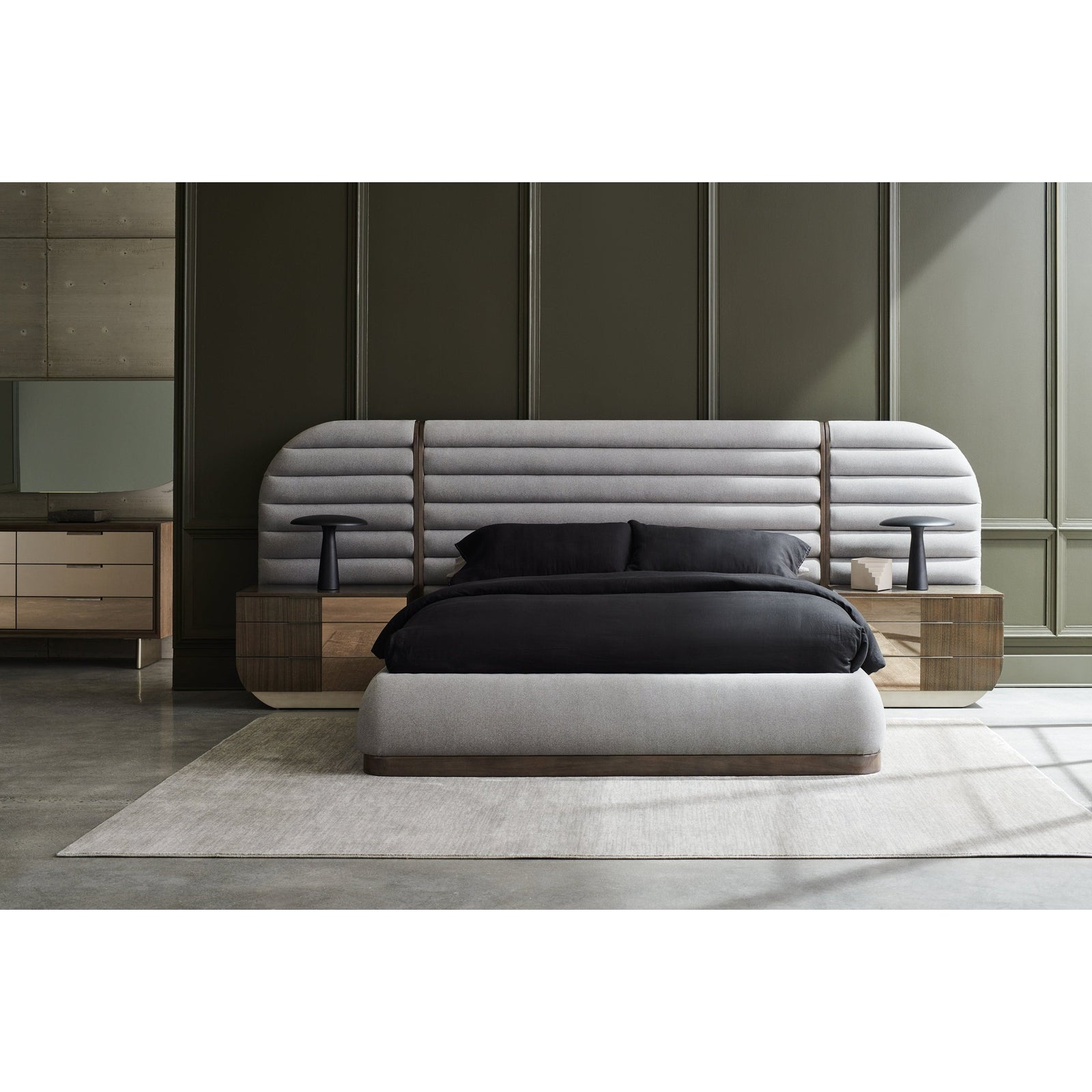 Caracole Modern La Moda Uph Panel Bed