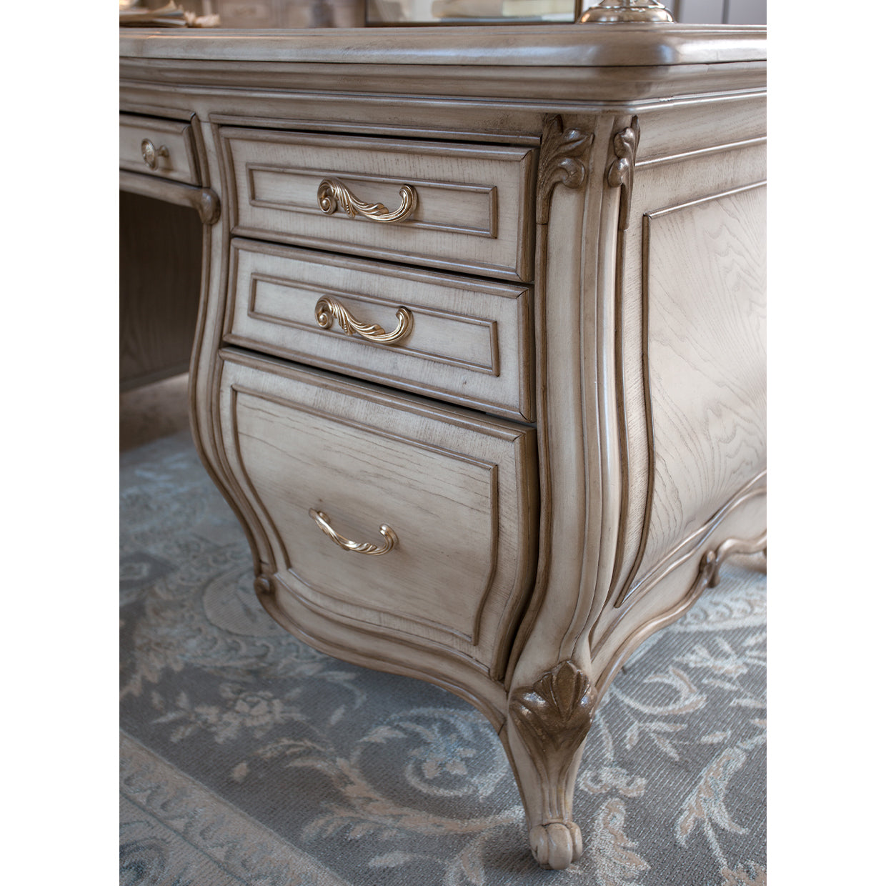 Michael Amini Platine De Royale Champagne Desk