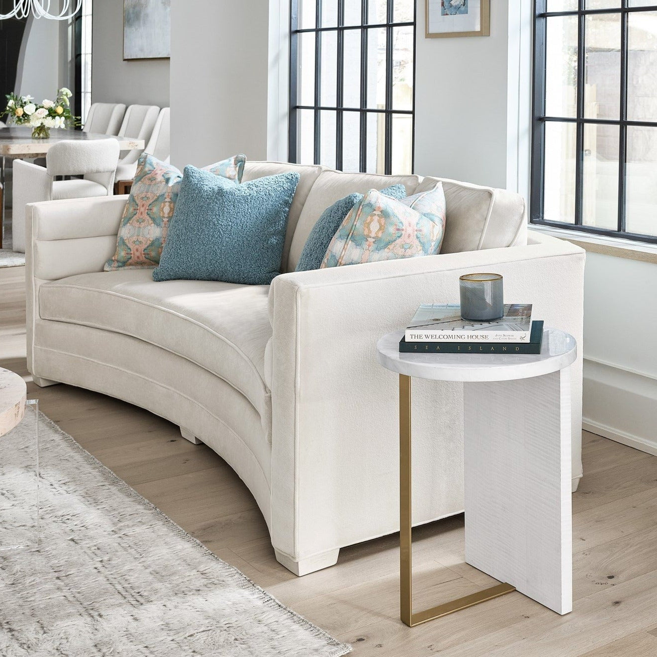 Universal Furniture Tranquility Reverie Round Accent Table