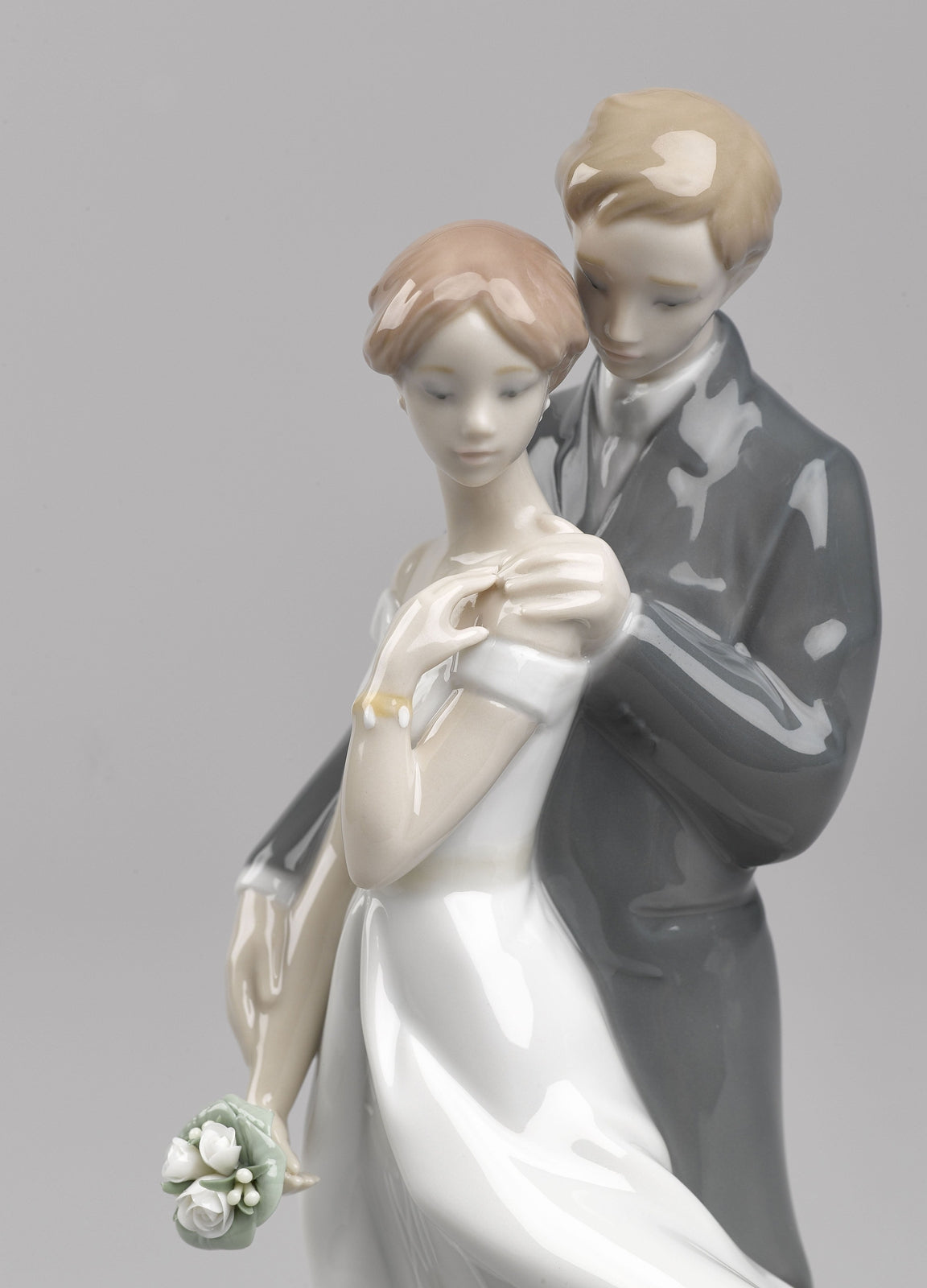 Lladro Everlasting Love Couple Figurine