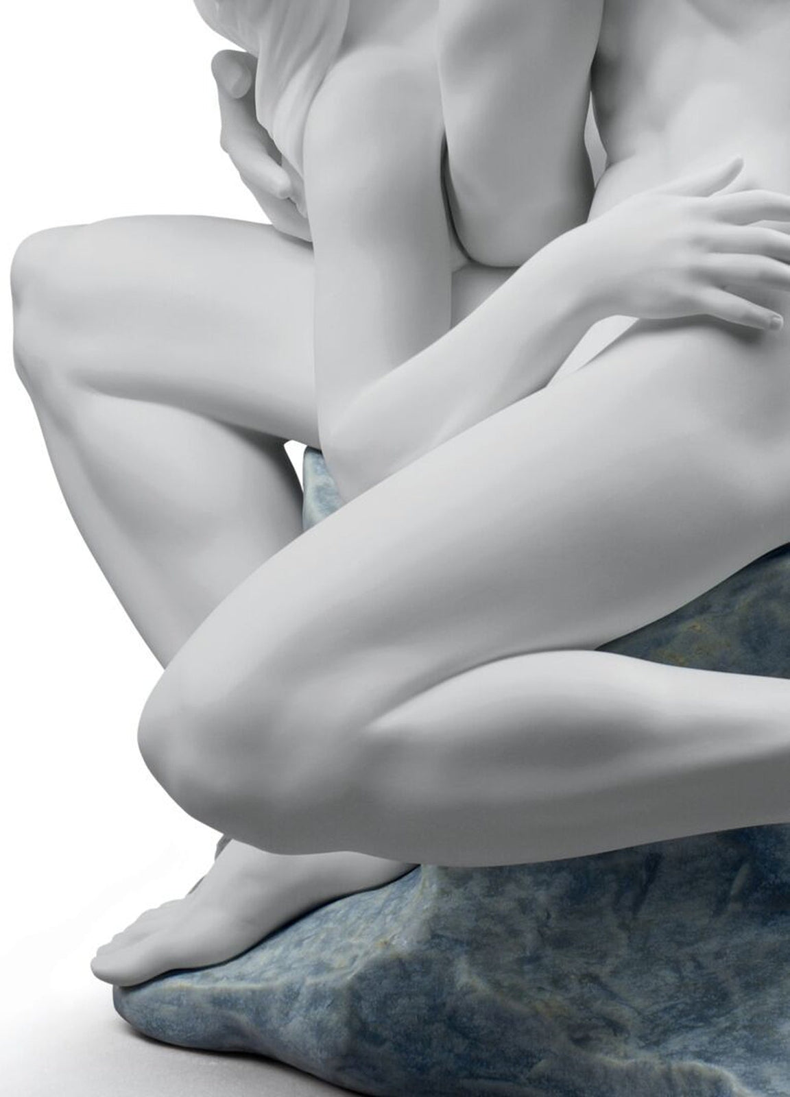 Lladro Passionate Kiss Couple Sculpture