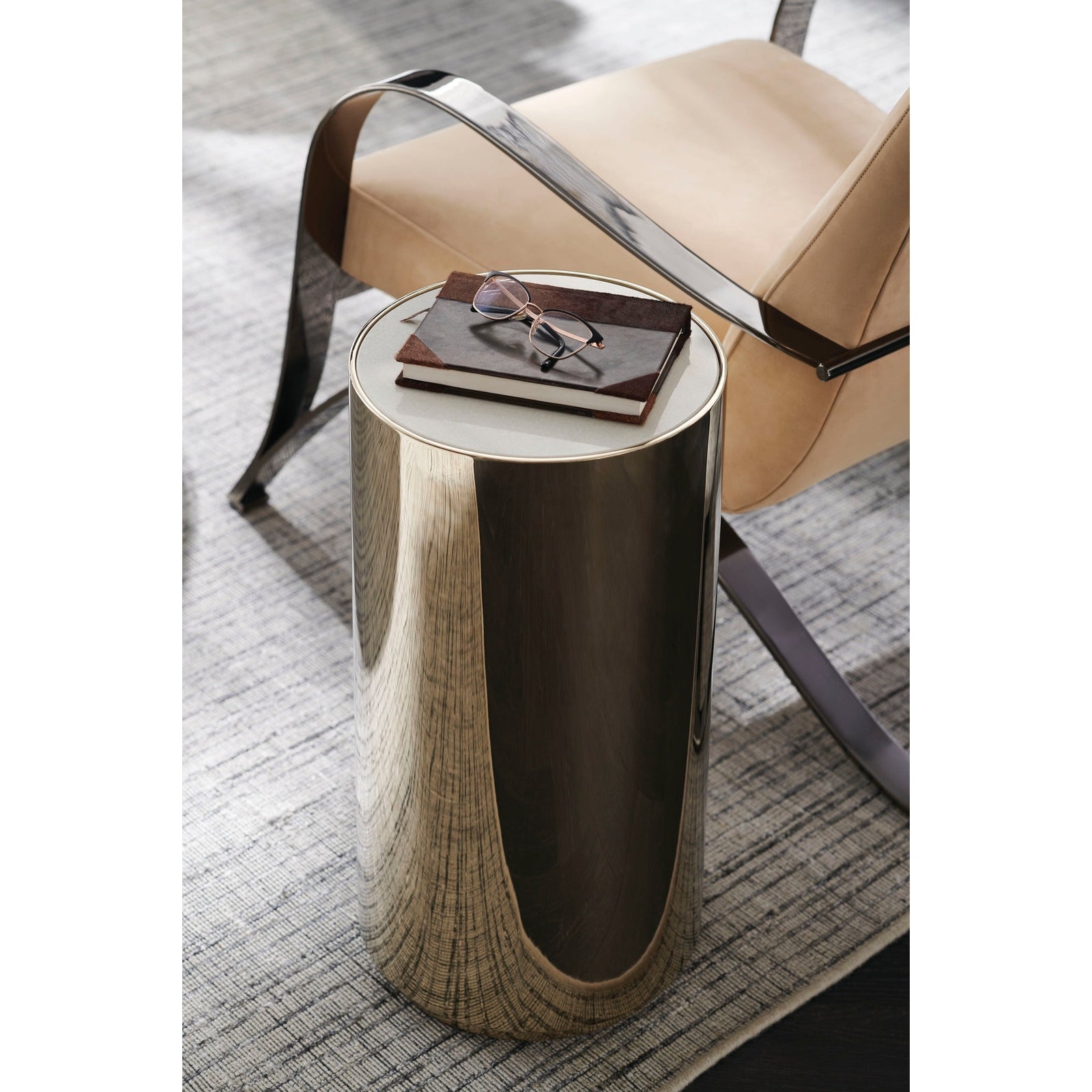 Caracole Signature Metropolitan Round About-Short Accent Table